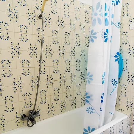 Vista Mare Con Due - Two-bedroom With Sea View サンレモ