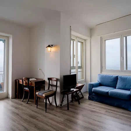 Vista Mare Con Due - Two-bedroom With Sea View アパート